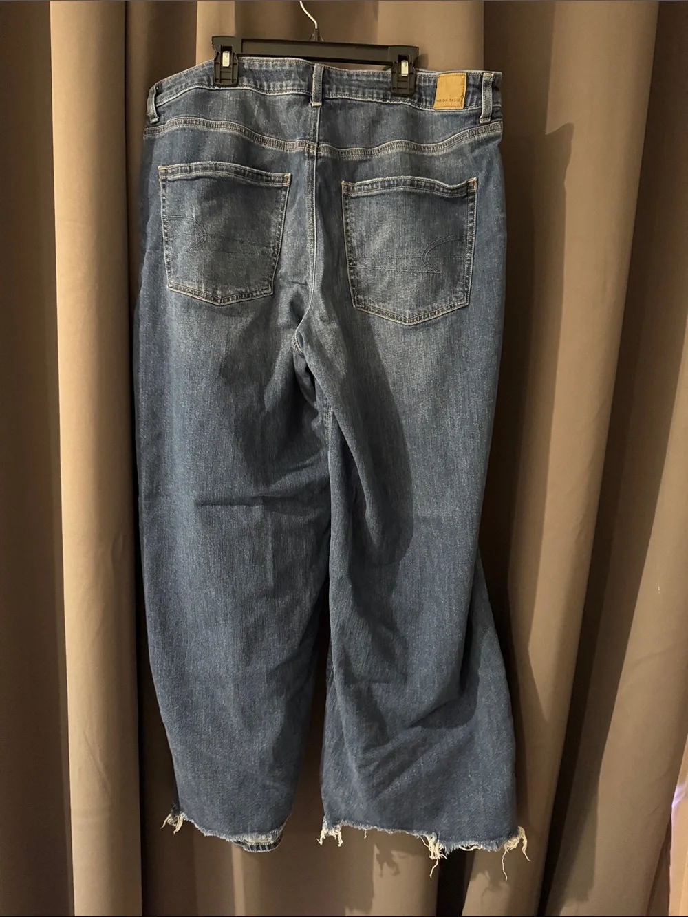 American Eagle Baggy Wide-Leg Women's Jeans in Medium Wash